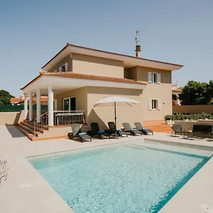 https://victorias-paradise.balearic-islands.net